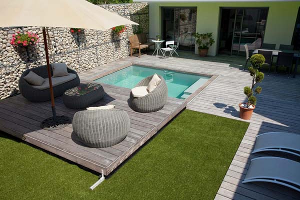 Un modèle de terrasse amovible de piscine du fabricant Tereo Piscines