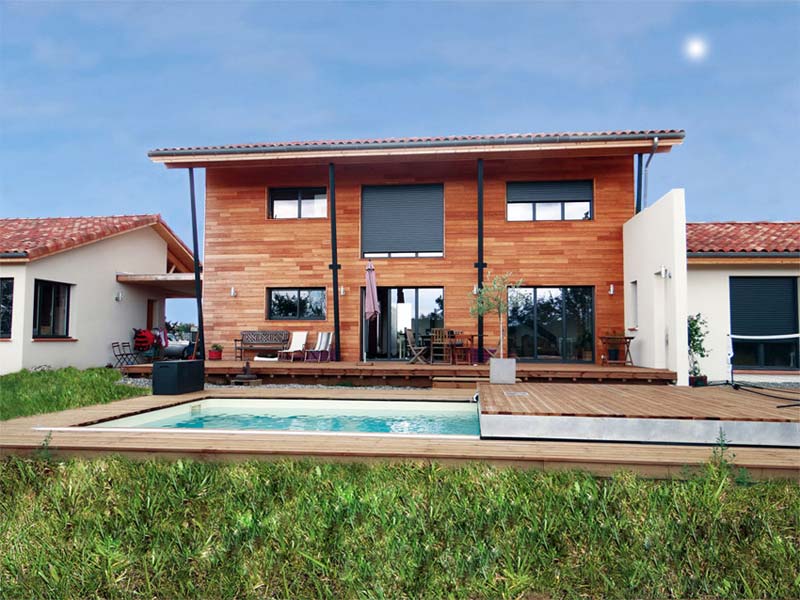 Une jolie terrasse mobile de piscine en matière bois proposée par le fabricant Walter Piscine