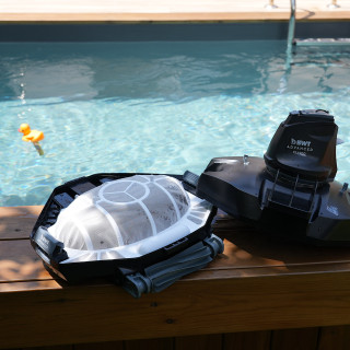 BLWL Robot Piscine, Nettoie Fond Parois et Ligne D'Eau, Autonome,  Bi-Moteur+Double Brosses à Rouleau avec Le Câble 17m, Compatible Tout  Revêtementet et Tous Les Types de Piscines : : Garden