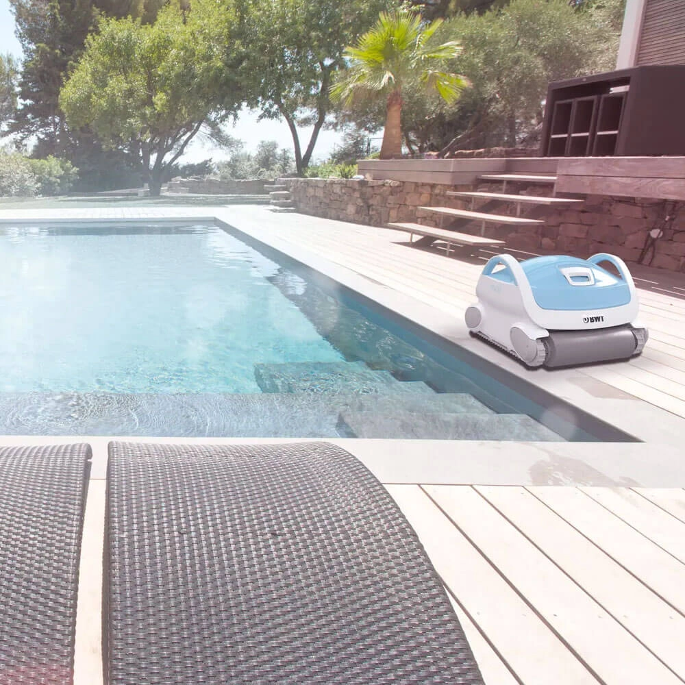 P400_Poolroboter_fuer-Bodenreinigung-grosser-pools_emotion