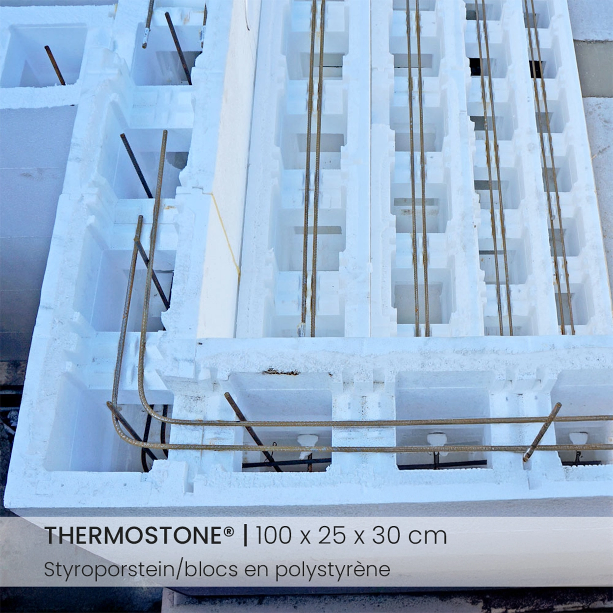 Apoolco_Styroporstein_202008_Armierung_Treppe-ganze-Breite Thermostone Styropor Stein für Styropor Pools by Apoolco Poolwand mit Armierung