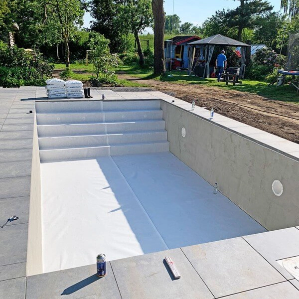 construction escalier pour piscine