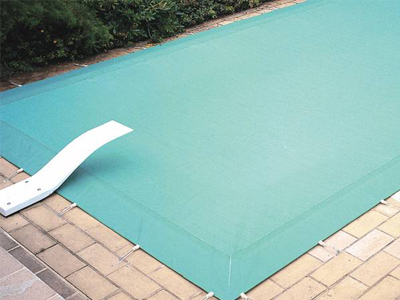 hivernage passif piscine avec couverture d'hiver